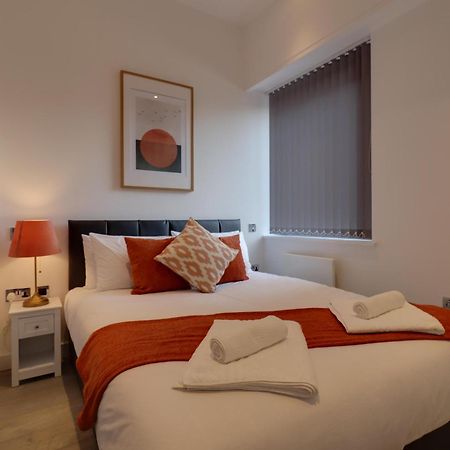 La Casa Suites Слау Экстерьер фото