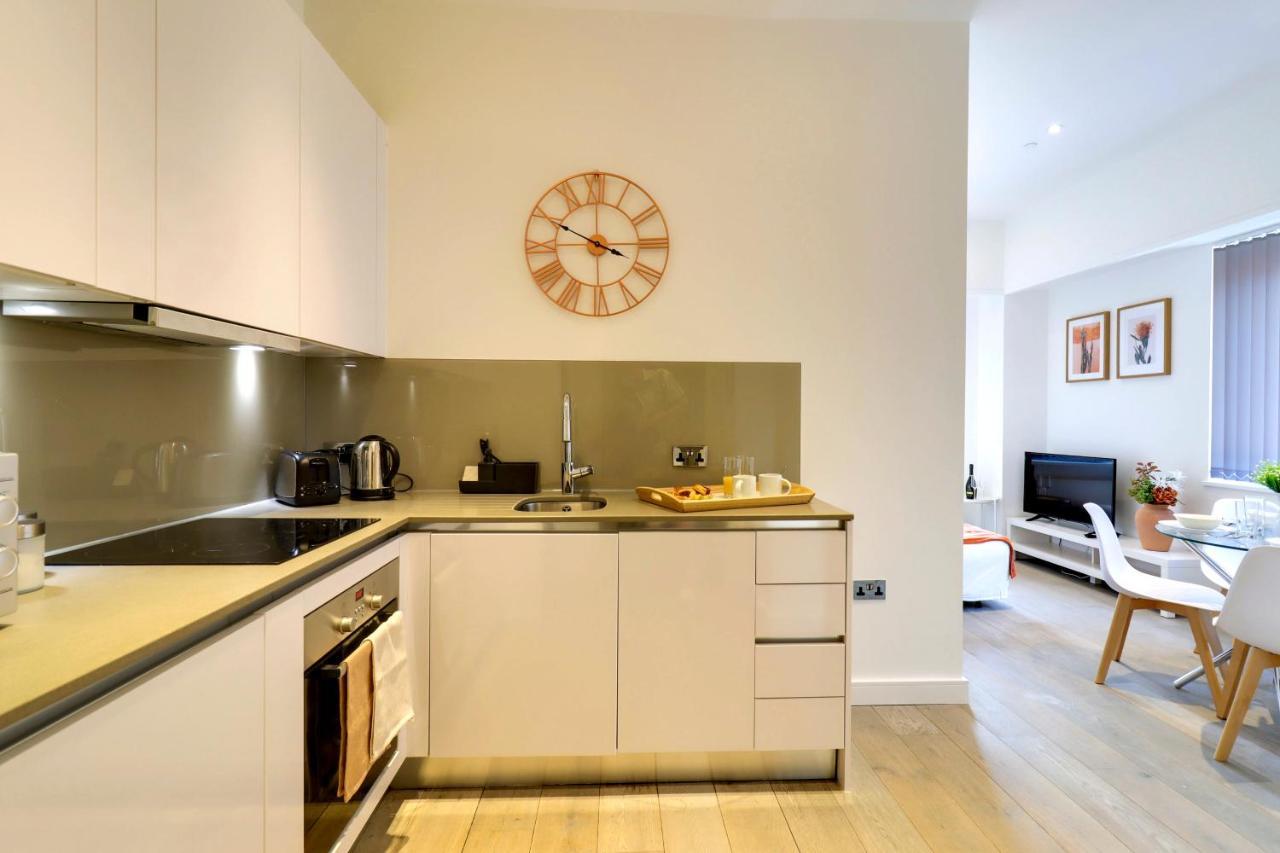 La Casa Suites Слау Экстерьер фото